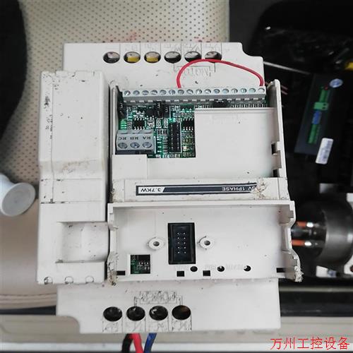 议价直拍不发:议价ZY2200-3R7G-DK变频器,220伏3.7千瓦,没有