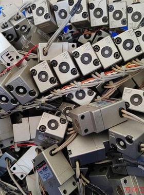 议价直拍不发:(请询价)SMC二手电磁阀VO301  DC24V特价出售,成色