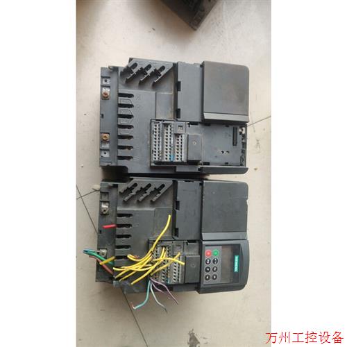 议价直拍不发:出拆机变频器两台,型号6SE6440-2UD25-5C