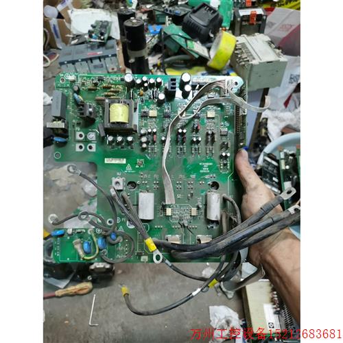 议价直拍不发:汇川变频器驱动板MT303GB2QD1,带100A模块,拆机