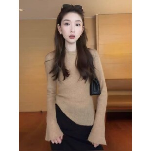 喇叭袖圆领修身针织衫女装秋新款复古显瘦打底内搭慵懒氛围感上衣