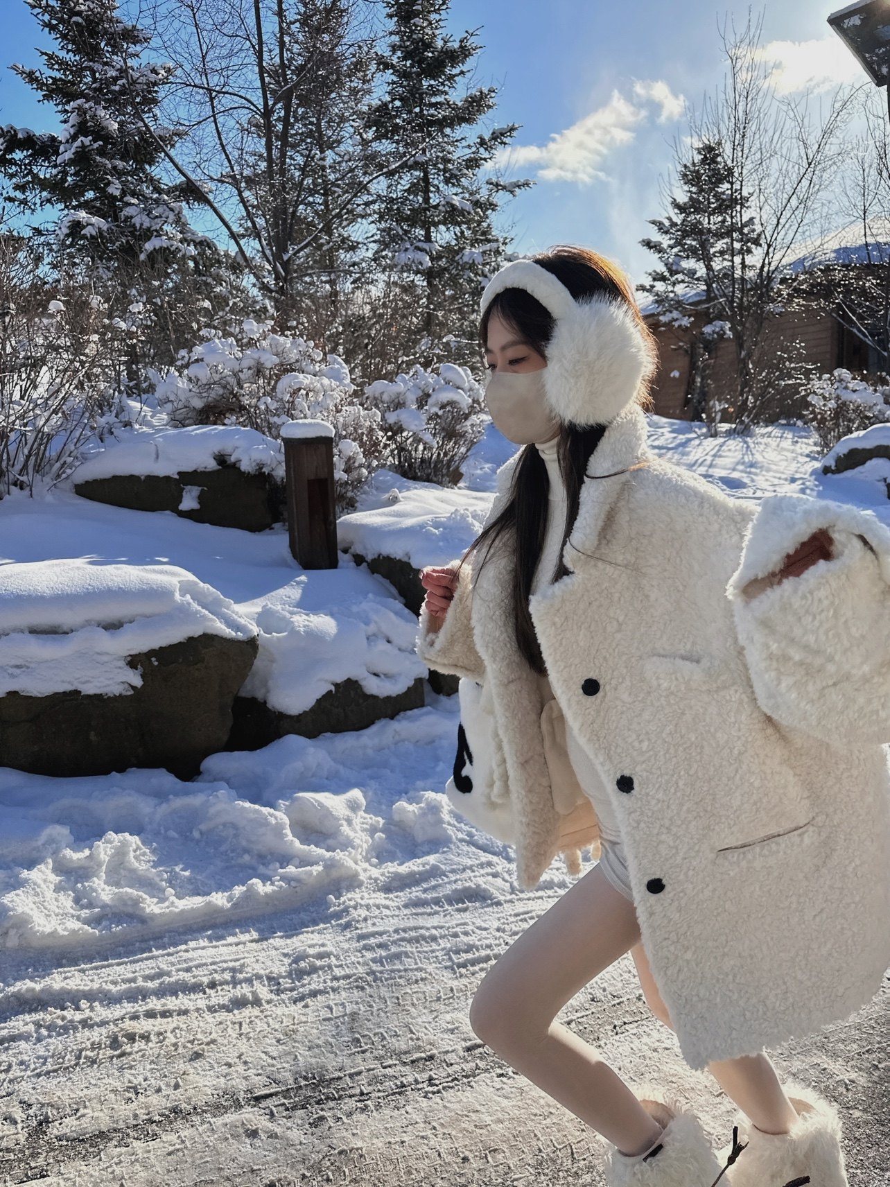 INMIMIFACE可翻领毛毛外套