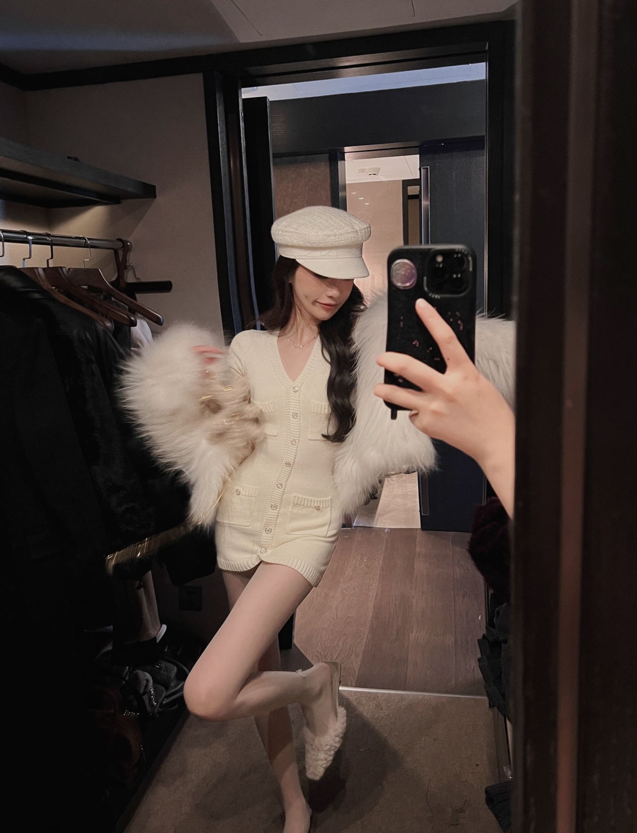 IN MIMIFACE 高级感气质小香风连衣裙秋冬新款V领收腰包臀短裙女