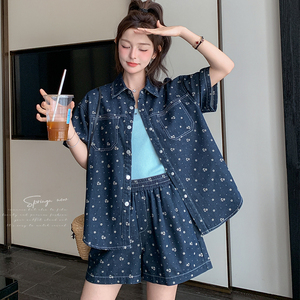 盐甜系穿搭薄款牛仔衬衫套装女夏季新款减龄显瘦小个子短裤两件套图片