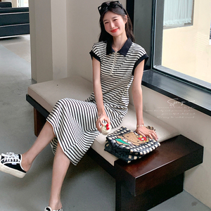 韩系撞色条纹掐腰连衣裙女2025新款夏日学院风休闲百搭polo领长裙图片