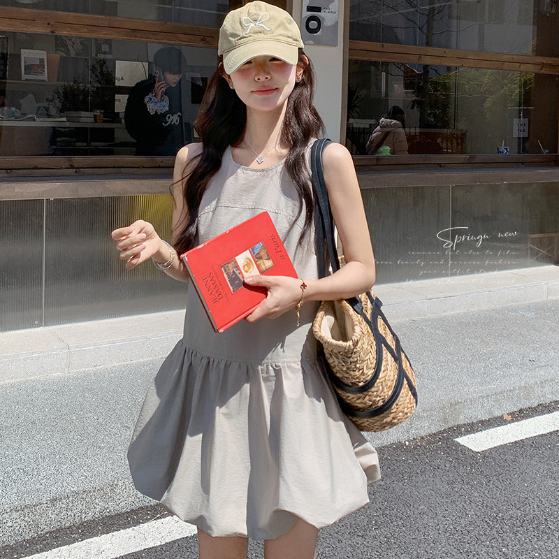 法式甜美杏色无袖背心连衣裙女夏季新款气质宽松初恋花苞蓬蓬短裙,女装连衣裙,两个王小姐