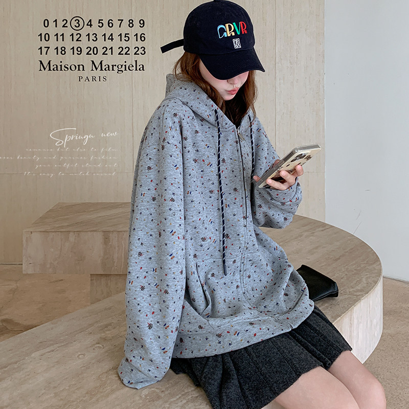 新品！！现货穿点好的小狗碎花连帽卫衣Q192P155K258,女装卫衣/绒衫,两个王小姐