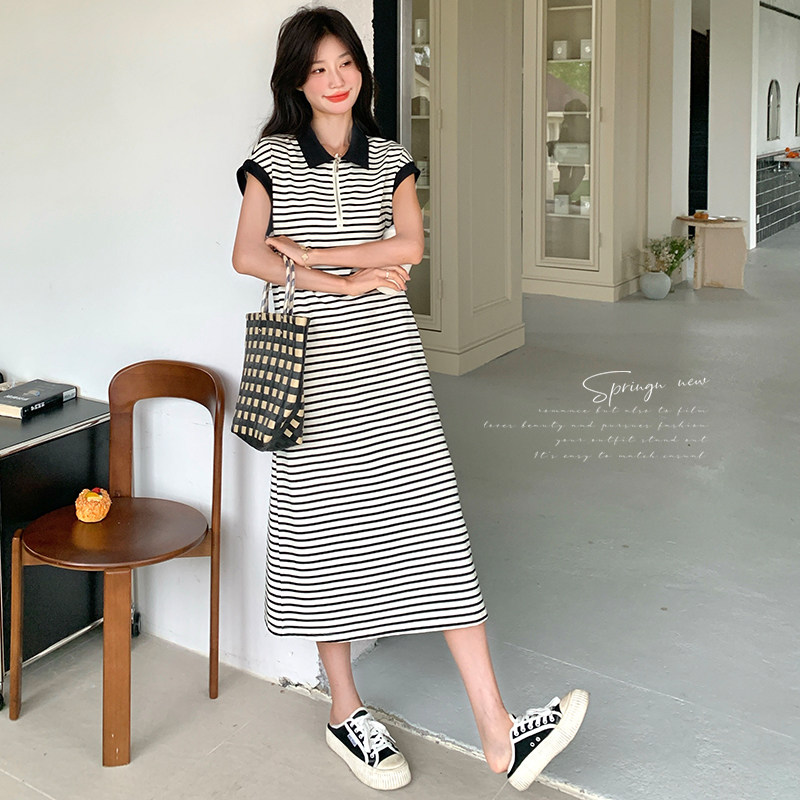 韩版学院风收腰显瘦条纹撞色连衣裙女2025年夏季新款文艺范polo裙,女装连衣裙,两个王小姐