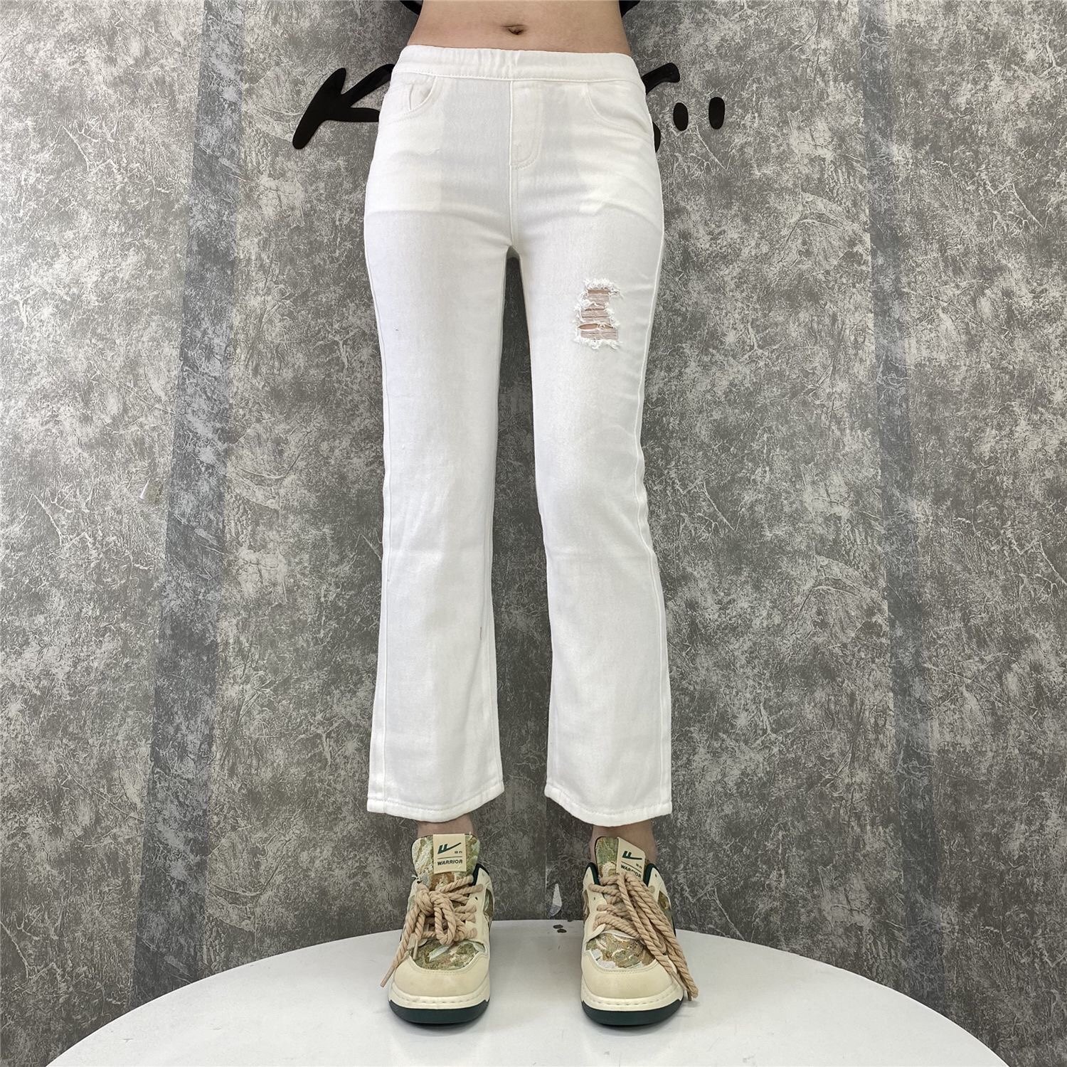 白色破洞牛仔裤女2022季新款直筒高腰显瘦松紧腰百搭七分裤ins潮