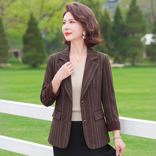 外套中年女士洋气短款小西服