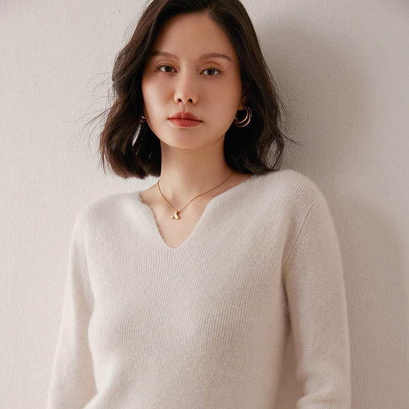 MQL435女士红色V领羊绒针织衫新年氛围感毛衣 秋冬修身百搭打底衫