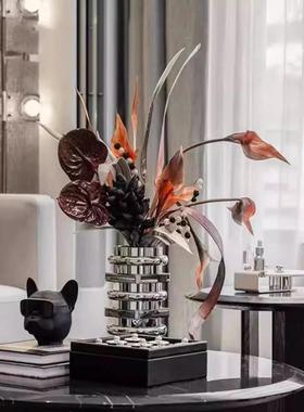 别墅样板间客厅茶几银色水晶花瓶