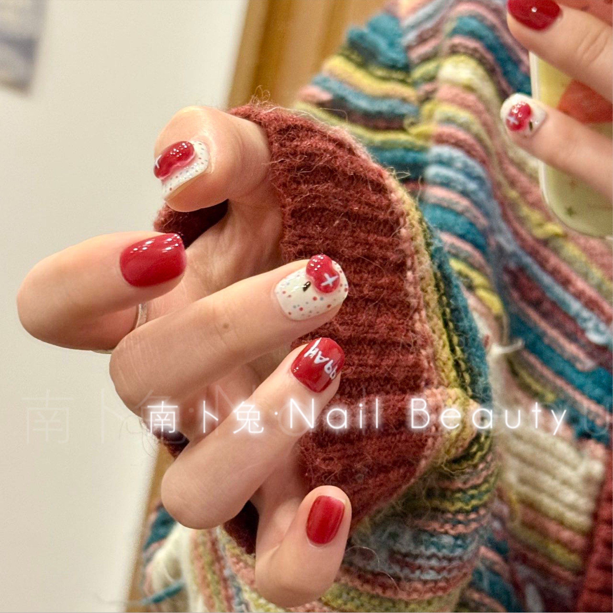 手绘立体苹果可爱卡通短款过年款2026年穿戴甲手绘豆豆甲可反复,彩妆/香水/美妆工具,穿戴甲/甲片,淘宝优惠券,粉丝福利购,淘宝优惠卷