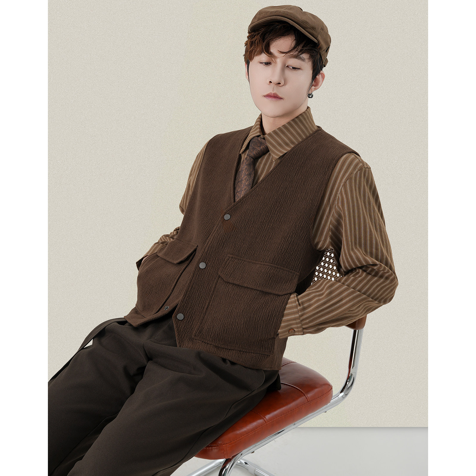 老钱风日系修身V领叠穿内搭英伦风无袖坎肩灯芯绒质感复古男马甲,男装,常规马甲,淘宝优惠券,粉丝福利购,淘宝优惠卷