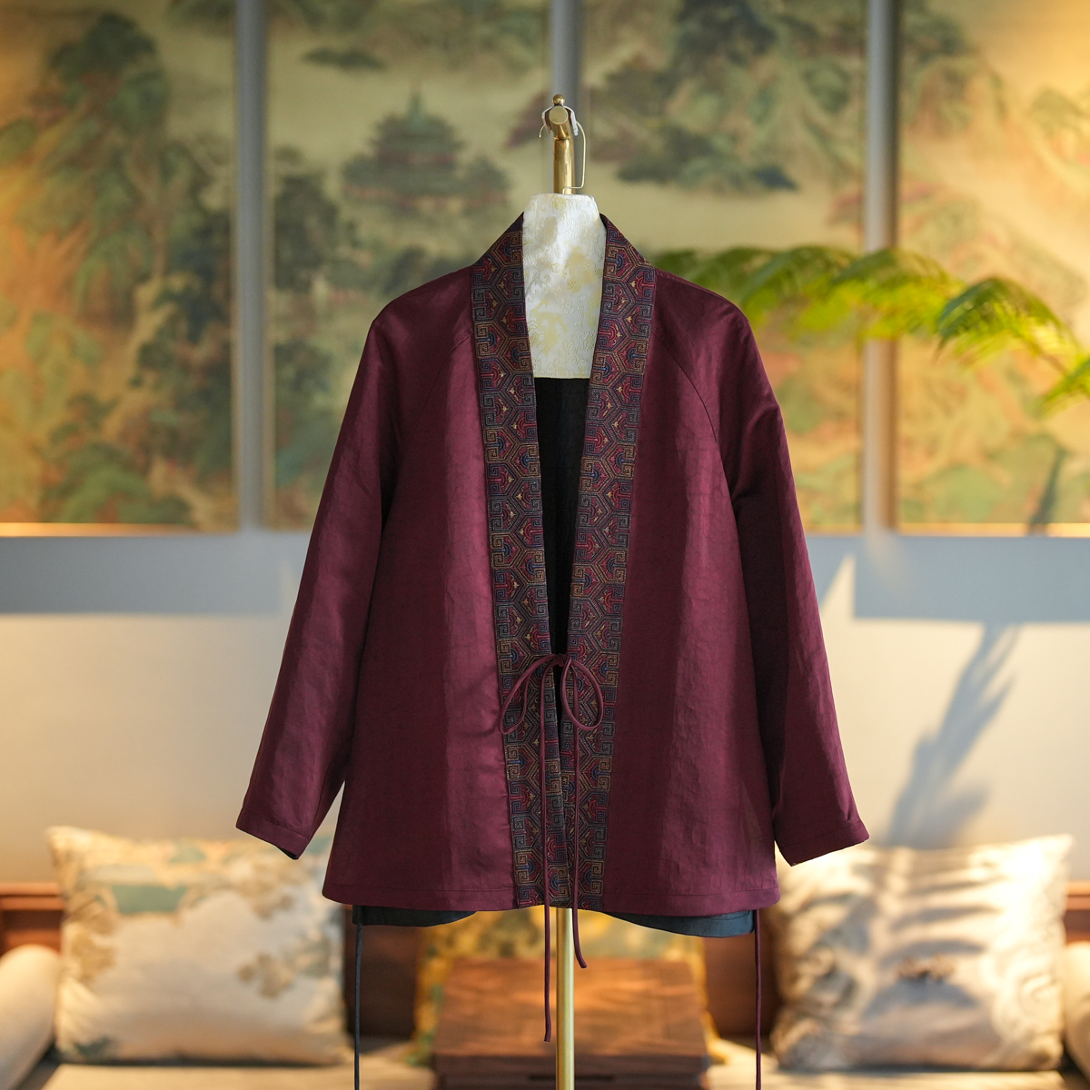 蓝大新中式香云纱红色刺绣外套