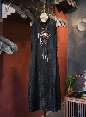 蓝大原创女装高端老料桑蚕丝仙鹤刺绣钉珠黑色长款无袖连衣裙5542