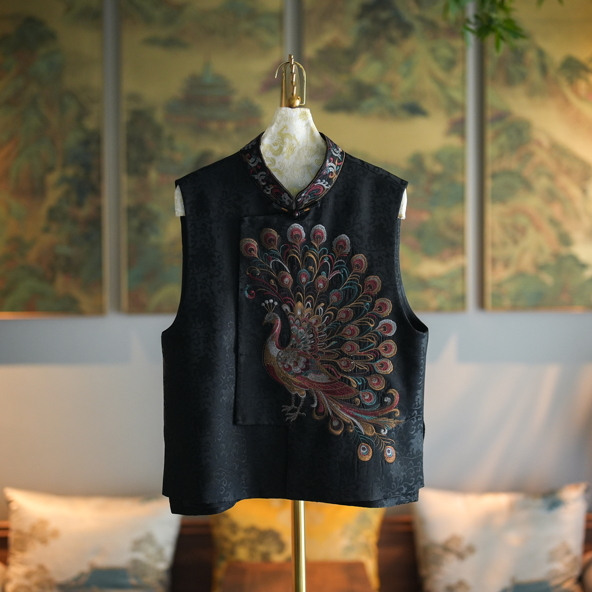 蓝大新中式立领重工刺绣黑色马甲