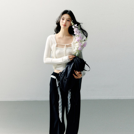 7Shiftin 原创设计早春穿搭白色套装绑带罩衫打底内搭上衣两件套