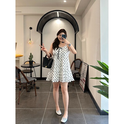 梵朵大码女装夏季度假风波点设计吊带连衣裙减龄小众短裙17491S