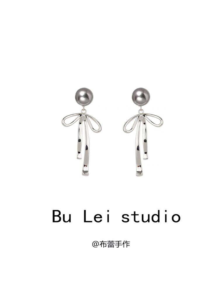 灰色珍珠蝴蝶结耳饰银针耳饰