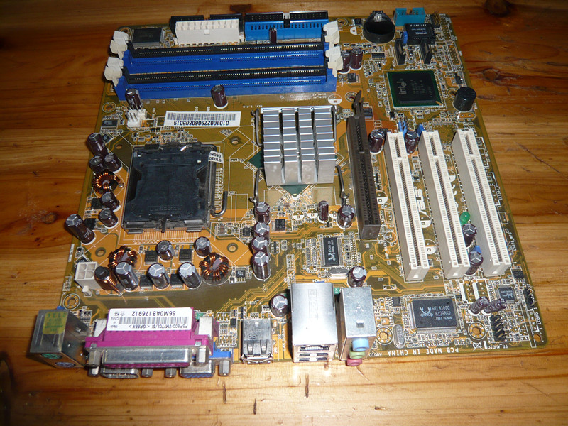 华硕P5P800-VM/S主板华硕 865G775针支持双核全集成有4条内存槽