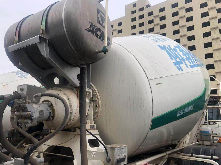 4月6日衡阳市号牌为湘D2T177的徐工牌重型特殊结构货车网络拍卖公告