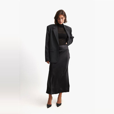 美国小众ins法式老钱千金风仿真丝缎面光泽感简约中腰半裙中裙黑