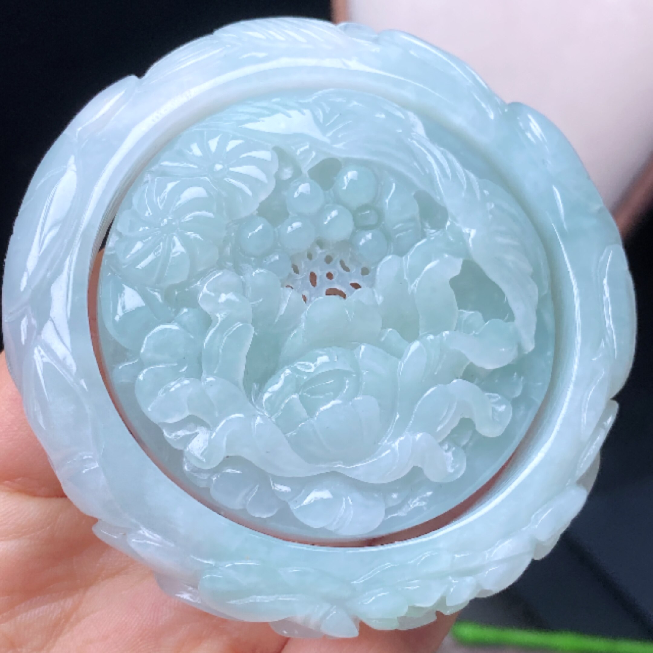 天然缅甸A货翡翠冰胶水润56圈口雕花手镯套装