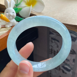 嫩绿色 3.16批600号57.3 淡雅 9.3浅晴色果冻镯 12.2