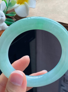 1.17批13258号55.7-11.9-11.7 浅翠色圆条！撩人的青翠色！