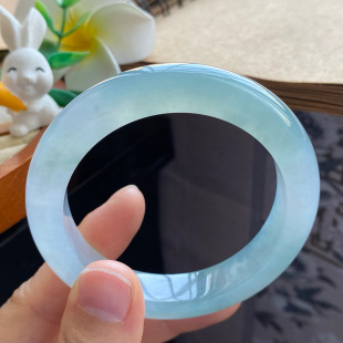 绿调 3.16批1928号54.4 蓝调中泛着似有若无 9.3冰晴蓝