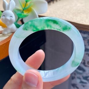 唯美有诗意 8.1冰翠绿飘花镯 11.3 3.21批2115号50.9