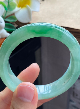 1.19批13301号50.7-12.9-8.3翠绿镯！很漂亮清爽的碧绿色！