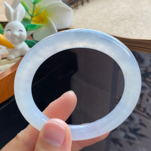 素雅中又透着一股灵动感 8.9冰圆条 8.8 3.16批1919号52.6