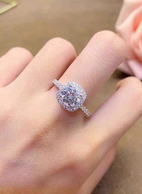 抖音胖东来同款爆闪小方糖莫桑石钻戒s925纯银女款百搭戒指1克拉