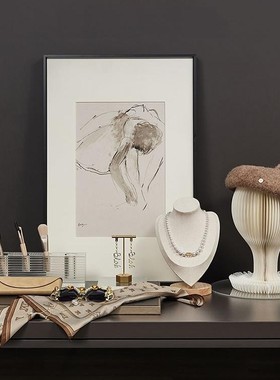 现代轻奢梳妆台摆件装饰品