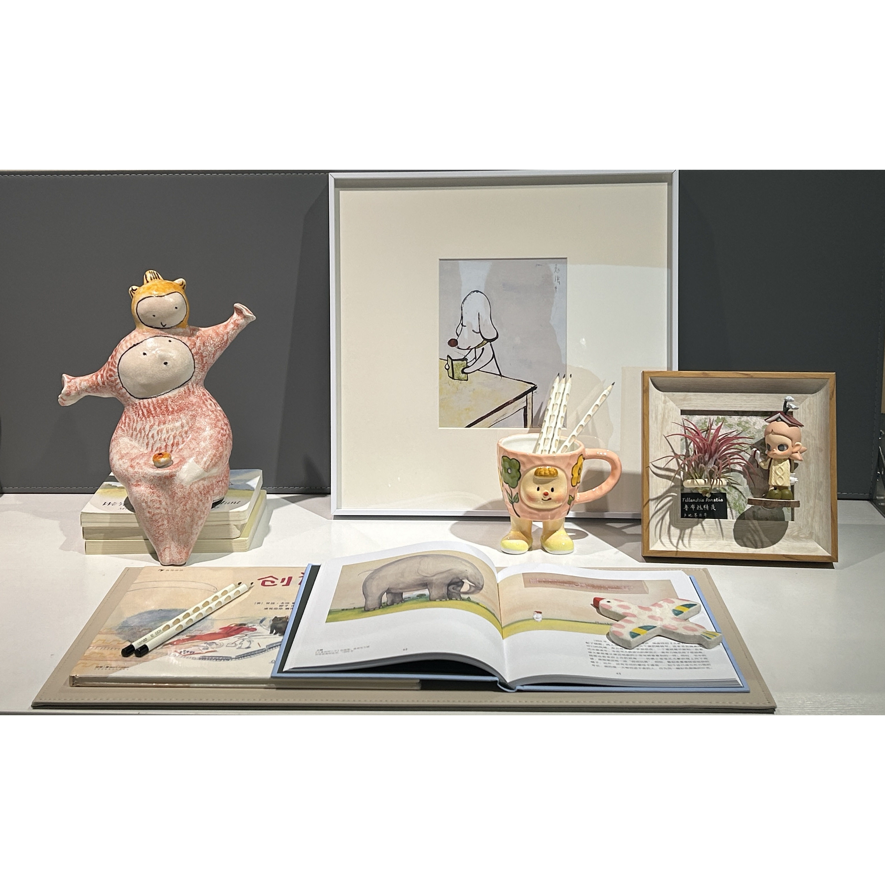 现代轻奢家居样板间儿童房女孩房艺术绘画主题桌面装饰摆件