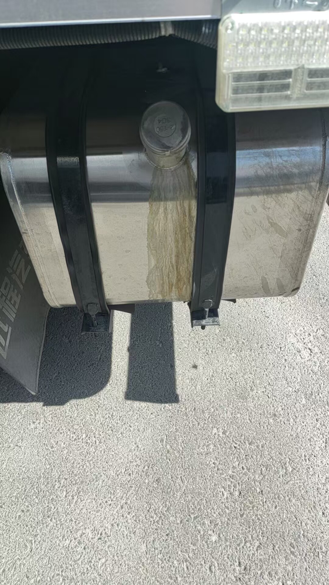 远程甲醇车加装油箱