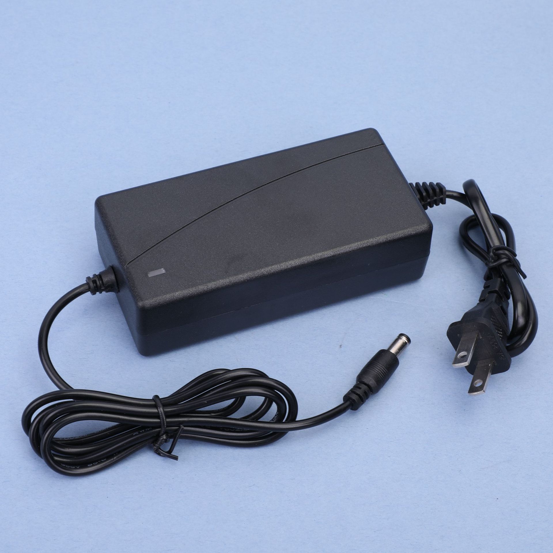 适用海尔 博越E52-L031电源适配器19V2.1A变压器 充电器线 小圆口
