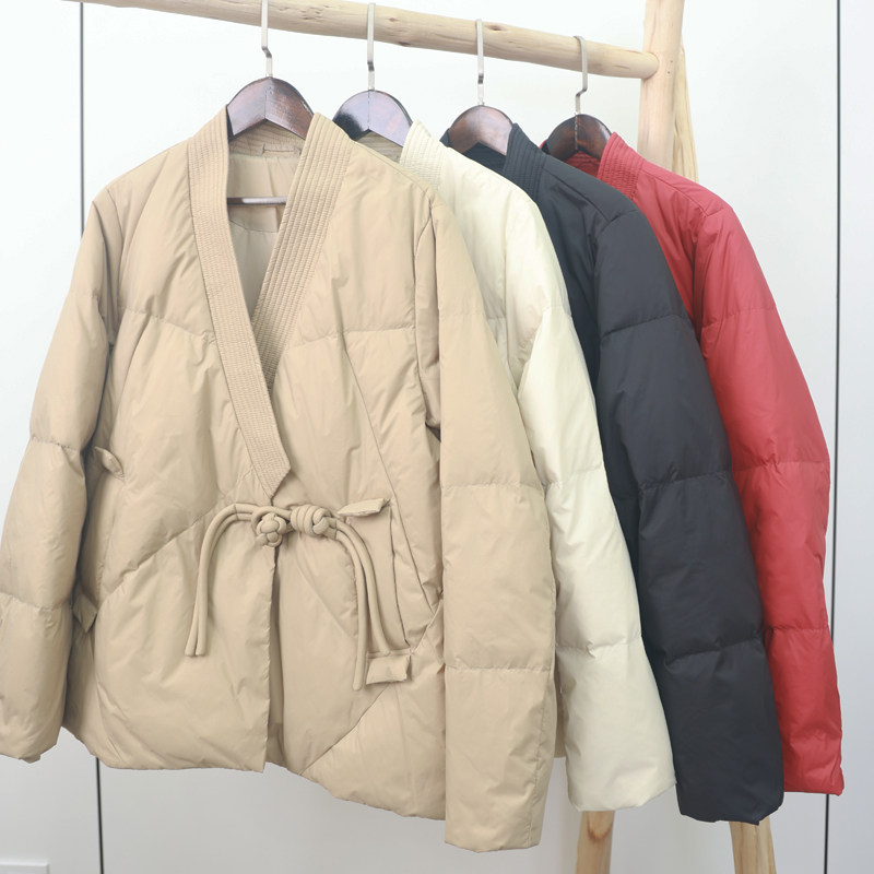 小众设计感和服式盘扣V领合襟白鸭绒羽绒服女系带显瘦a型短款外套