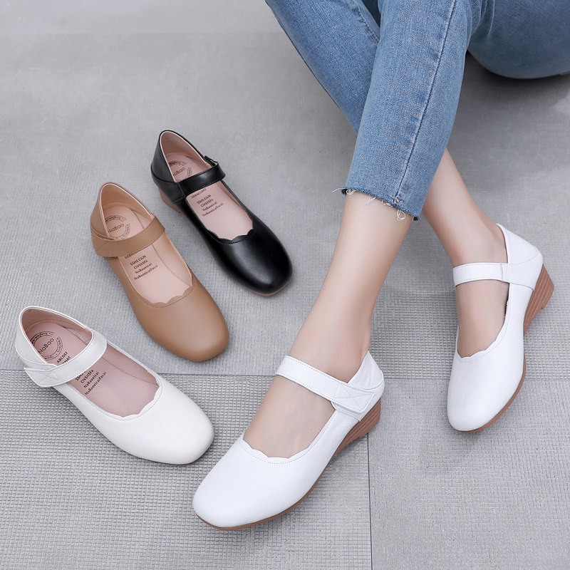 真皮包头单鞋女秋季坡跟中年妈妈鞋软底工作鞋方头皮鞋防滑小白鞋