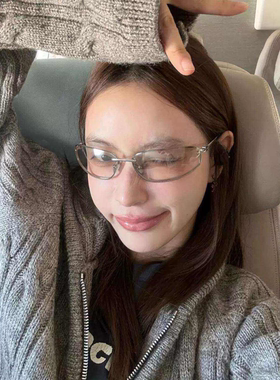 icc 美到窒息 时髦辣妹匕备～26s新款字母渐层银框太阳眼镜 太