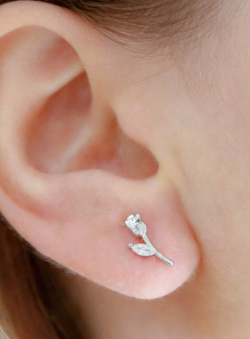 通体纯银花朵耳钉银色简约小清新日常耳钉精致百搭925银耳饰高级