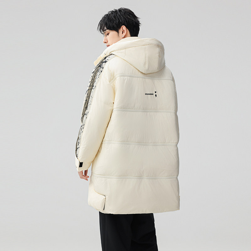 2025新标90白鸭绒泼墨袖中长款连帽加厚羽绒服SY888P330模特图,男装羽绒服,钱塘735