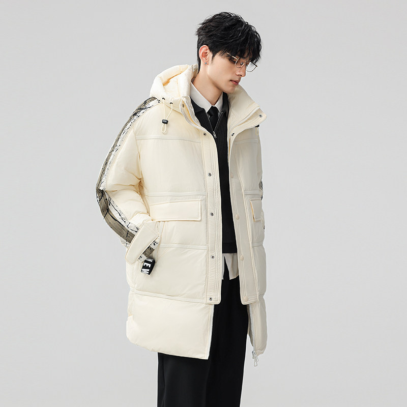 2025新标90白鸭绒泼墨袖中长款连帽加厚羽绒服SY888P330模特图,男装羽绒服,钱塘735