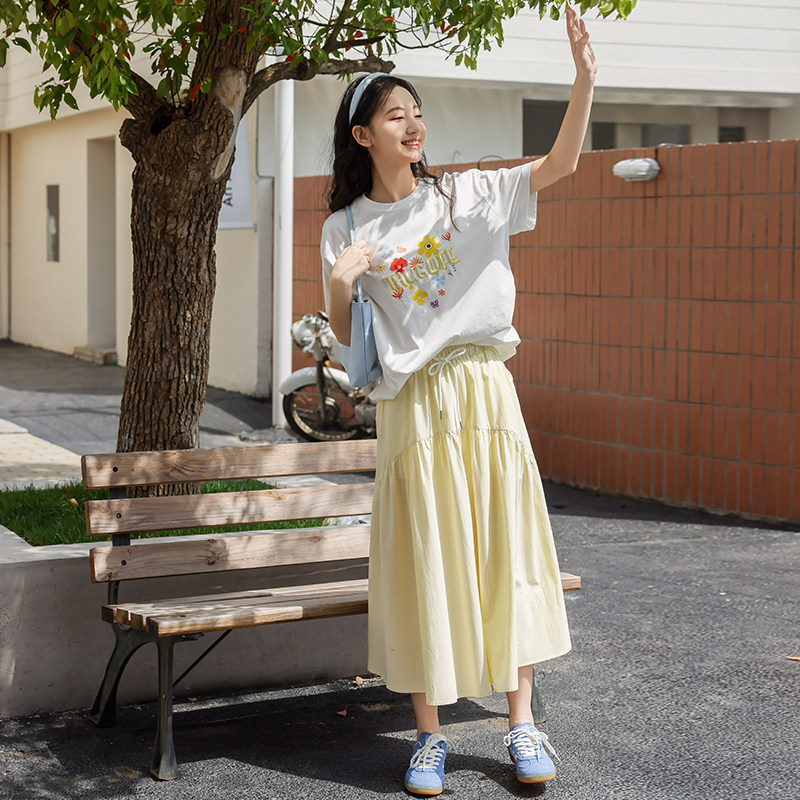 初中生套装夏装2026新款少女时髦洋气高中学生短袖t恤裙子两件套