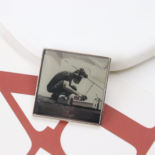 Linkin Park 林肯公园 Meteora 方形烤漆金属徽章胸针配饰 Pins