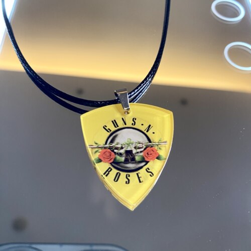枪炮与玫瑰乐队Guns N' Rose项链吉他拨片配饰枪花摇滚徽章胸针