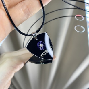 Katseye周边猫瞳吉他拨片项链应援配饰专辑徽章亚克力挂饰物料