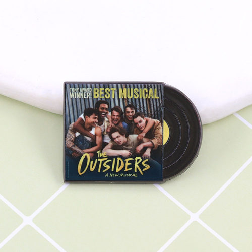 The Outsiders 局外人封面半黑胶唱片烤漆金属徽章胸针配饰 Pins